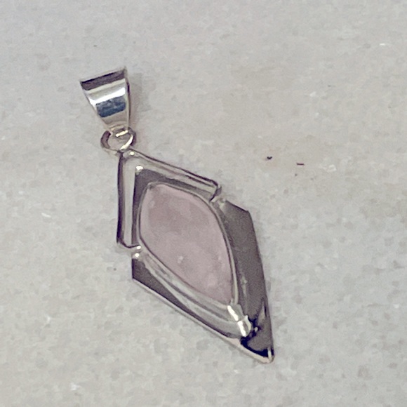 Rose Quartz (semi precious gemstone) 925 Sterling Silver Pendant - Picture 12 of 12